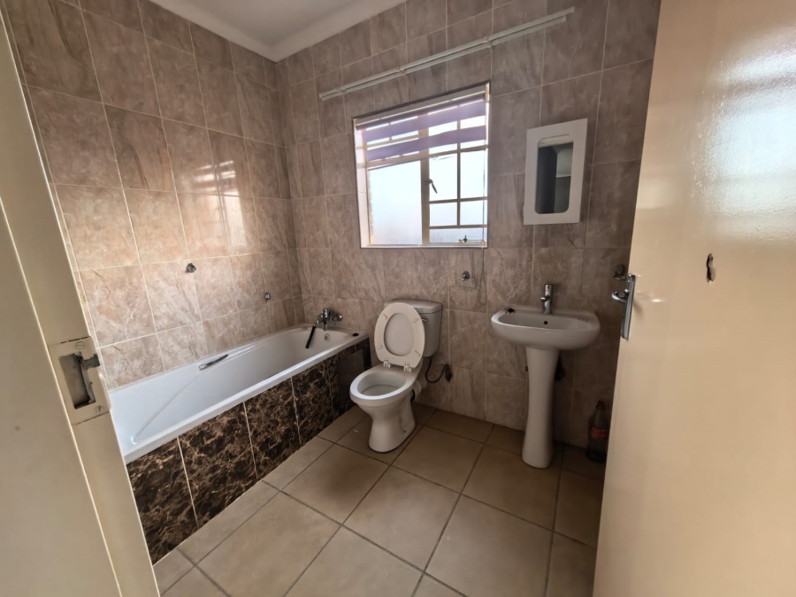 3 Bedroom Property for Sale in Waterval East North West